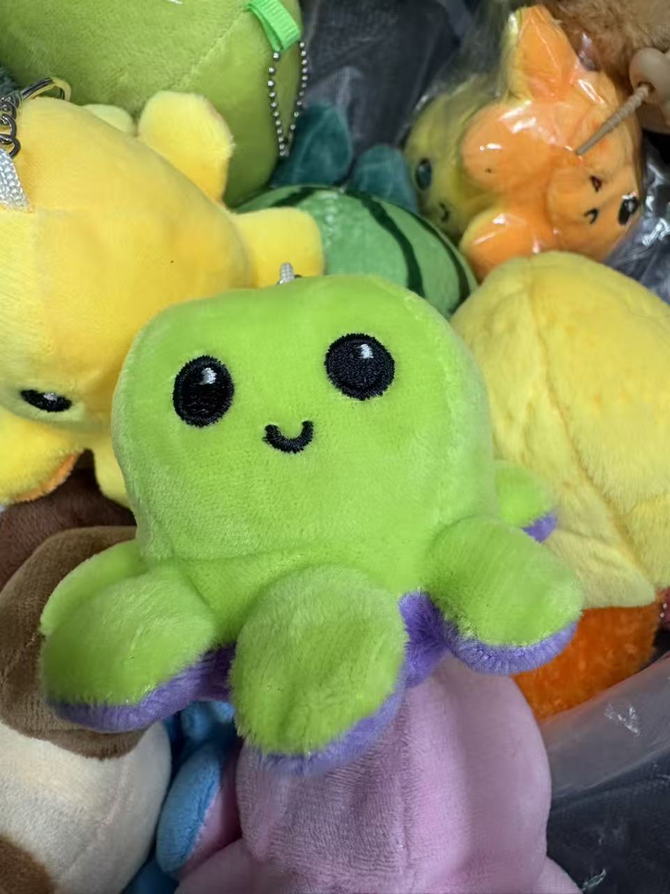 Creative keychain plus toy Octopus plus toy keychain,funny toy-yellow color