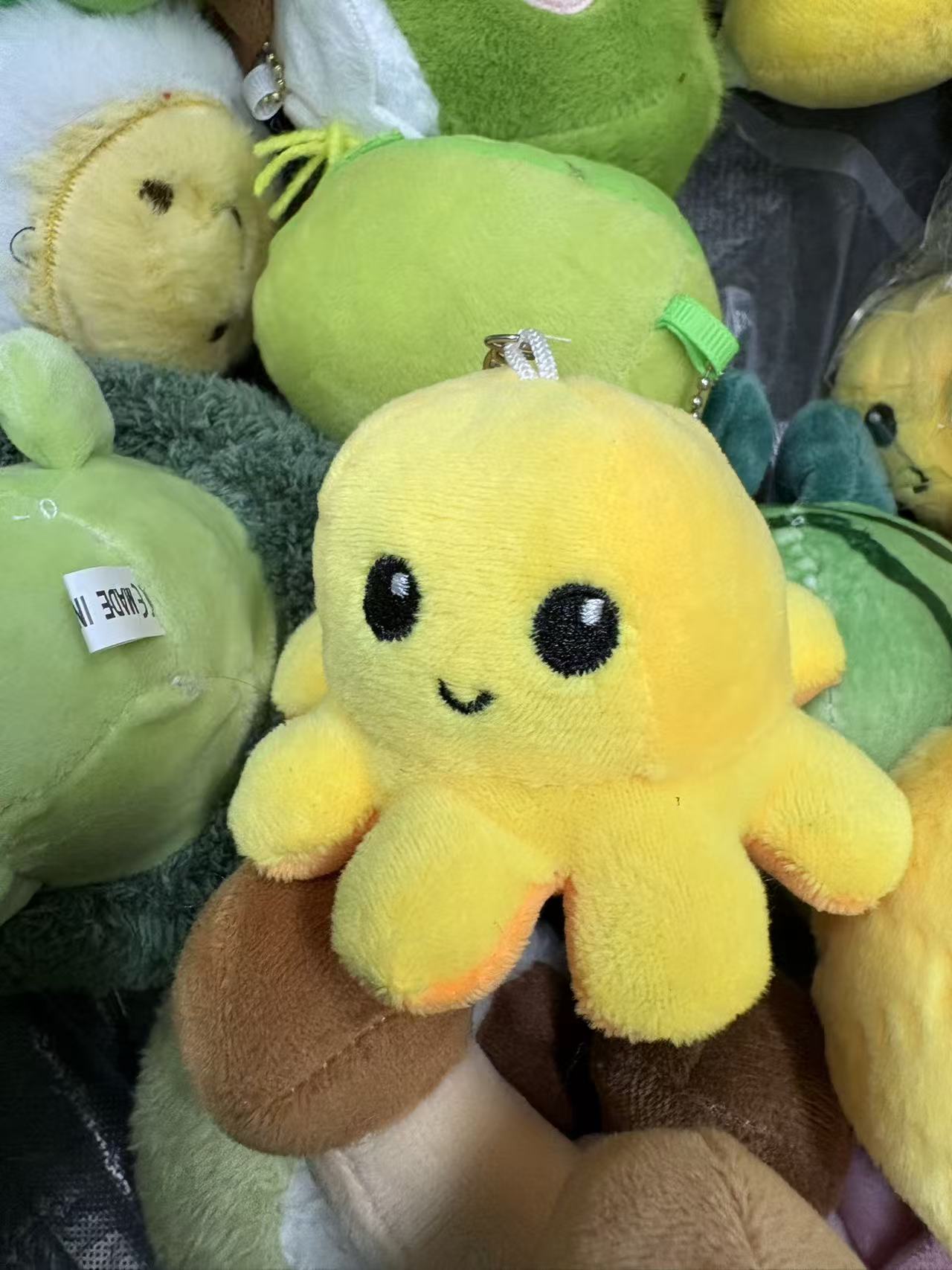 Creative keychain plus toy Octopus plus toy keychain,funny toy-yellow color